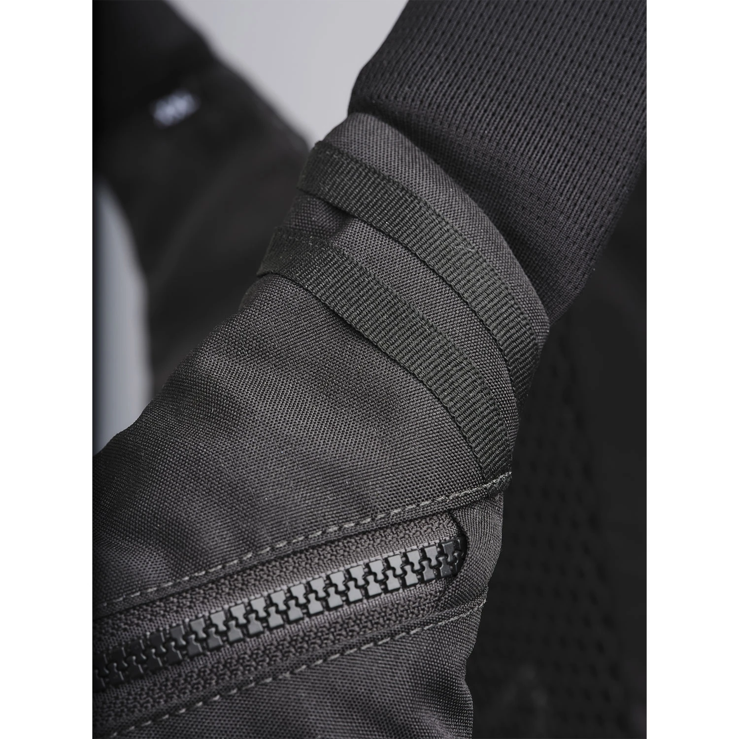 Crewsaver Pro 50 EX Chest Zip Buoyancy Aid - Black - Image 3